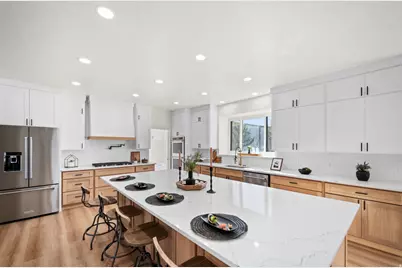 15258 S Mountainside Dr W, Bluffdale, UT 84065 - Photo 11