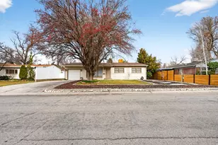 1771 E Fieldcrest Ln, Holladay, UT 84117 - Photo 3