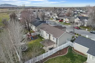 1427 W Silvercreek Dr, Layton, UT 84041 - Photo 27