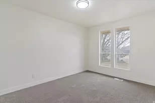 1212 N Virginia Ave, Harrisville, UT 84404 - Photo 15