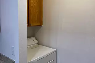 9152 S Jefferson Pl, Sandy, UT 84070 - Photo 17