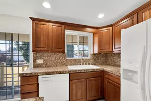 5916 S 620 E, Murray, UT 84107 - Photo 9