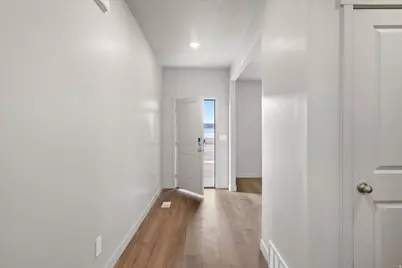 152 E 840 N #16, Santaquin, UT 84655 - Photo 7