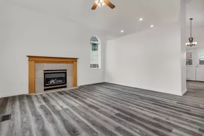 1032 W 1400 S, Woods Cross, UT 84087 - Photo 3