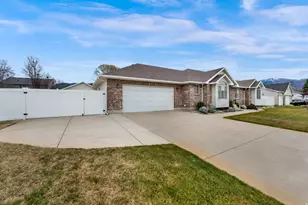 954 W Ruby Way, West Bountiful, UT 84087 - Photo 5