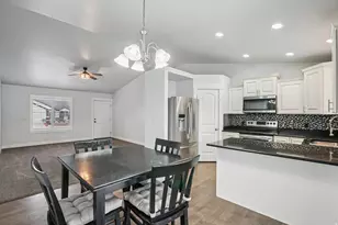 2418 E Jim Bridger Dr, Eagle Mountain, UT 84005 - Photo 5