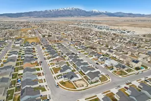 2418 E Jim Bridger Dr, Eagle Mountain, UT 84005 - Photo 27