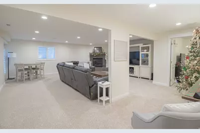 875 W 3950 S, Riverdale, UT 84405 - Photo 15