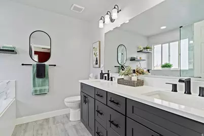 1403 Gleneagles Dr, Syracuse, UT 84075 - Photo 17