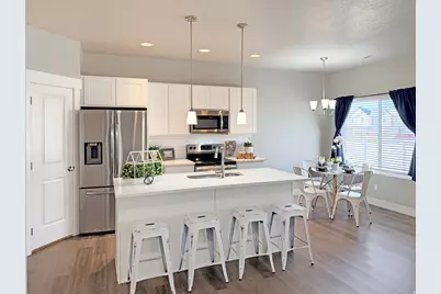 833 S Cowans Ct, Clearfield, UT 84015 - Photo 3