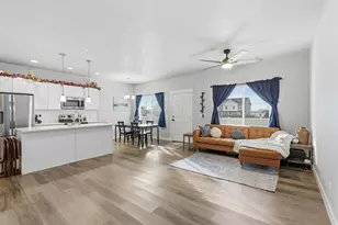 833 S Cowans Ct, Clearfield, UT 84015 - Photo 9