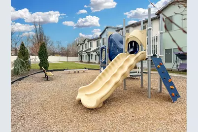 833 S Cowans Ct, Clearfield, UT 84015 - Photo 31