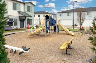 833 S Cowans Ct, Clearfield, UT 84015 - Photo 31