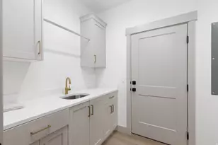 1957 Chalet Cir, Santa Clara, UT 84765 - Photo 7