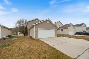 4009 E Dillons Dr, Eagle Mountain, UT 84005 - Photo 3