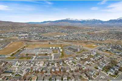 4009 E Dillons Dr, Eagle Mountain, UT 84005 - Photo 37