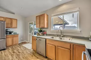 4313 N Saddle Horn Dr, Eagle Mountain, UT 84005 - Photo 9