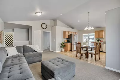 4313 N Saddle Horn Dr, Eagle Mountain, UT 84005 - Photo 5