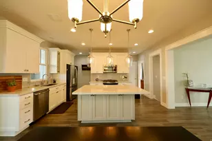 10758 S Felicity Ct W, South Jordan, UT 84009 - Photo 9