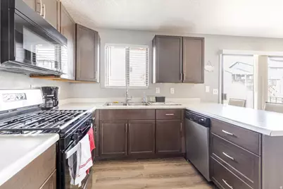 2562 N 1150 W, Layton, UT 84041 - Photo 7