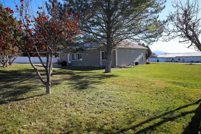 580 W Grandview Dr, Malad City, ID 83252 - Photo 5