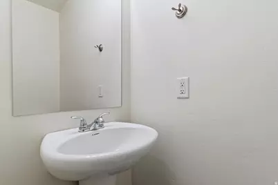 639 N 160 E, Vineyard, UT 84059 - Photo 5