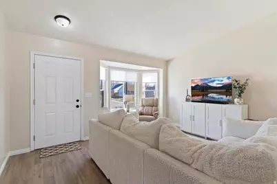 4645 S 3950 W, Roy, UT 84067 - Photo 17