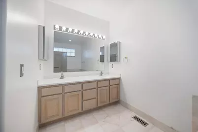 356 N Wrathall Cir, Grantsville, UT 84029 - Photo 9