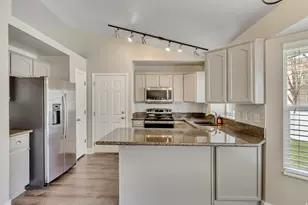 721 E Shading Ln, Draper, UT 84020 - Photo 7