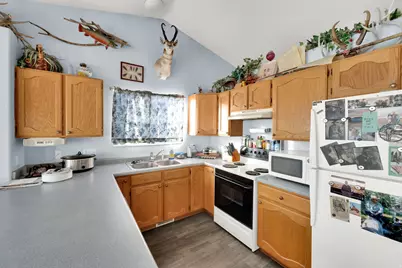 2126 E Autumn St, Eagle Mountain, UT 84005 - Photo 7