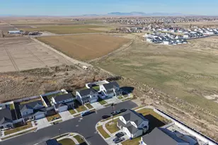 3214 S Fields Ave, Syracuse, UT 84075 - Photo 43