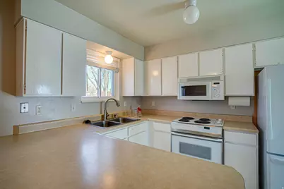 3352 W Springbrook Dr S, West Jordan, UT 84084 - Photo 9