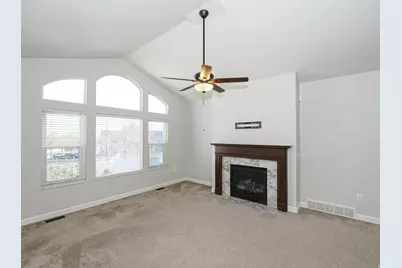 10027 S Remembrance Ln, South Jordan, UT 84095 - Photo 11