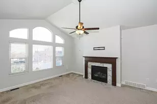 10027 S Remembrance Ln, South Jordan, UT 84095 - Photo 11