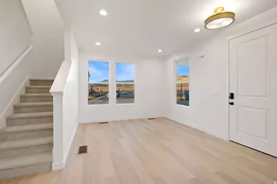 7043 W Lake Ave, South Jordan, UT 84009 - Photo 9