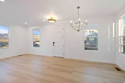 7043 W Lake Ave, South Jordan, UT 84009 - Photo 11