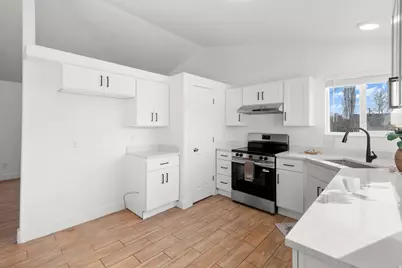 8246 S Creekwood Cir, West Jordan, UT 84088 - Photo 15