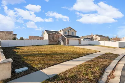 8246 S Creekwood Cir, West Jordan, UT 84088 - Photo 3