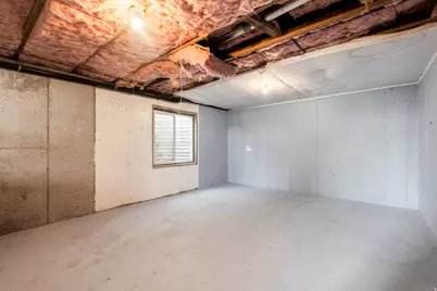 8246 S Creekwood Cir, West Jordan, UT 84088 - Photo 31