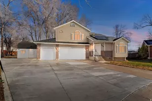 256 E 425 S, Kaysville, UT 84037 - Photo 1