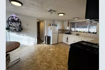 330 S 100 E, Tooele, UT 84074 - Photo 5