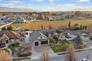 375 W Paddock Ln, Kaysville, UT 84037 - Photo 13