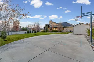 375 W Paddock Ln, Kaysville, UT 84037 - Photo 11
