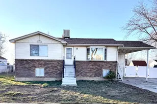 2219 N 2475 W, Clinton, UT 84015 - Photo 1