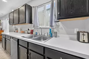 7809 N Ash Point Cir, Eagle Mountain, UT 84005 - Photo 9