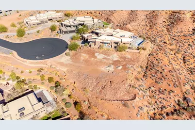 2470 N Kachina Vistas Cir #33, Saint George, UT 84770 - Photo 3