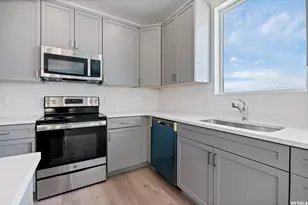 5232 W Black Twig Dr Dr S, South Jordan, UT 84009 - Photo 9