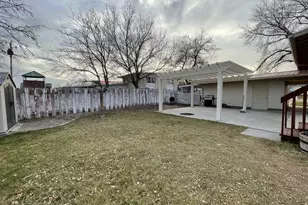 978 N Tremont St, Tremonton, UT 84337 - Photo 25