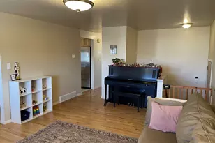 978 N Tremont St, Tremonton, UT 84337 - Photo 3