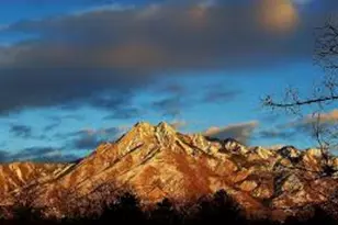 1225 E Wolf Hollow Ln, Holladay, UT 84117 - Photo 5